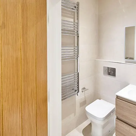 Apartment Host & - Chilton At Carlill House Whitby