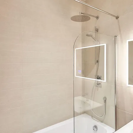 Apartment Host & - Chilton At Carlill House Whitby